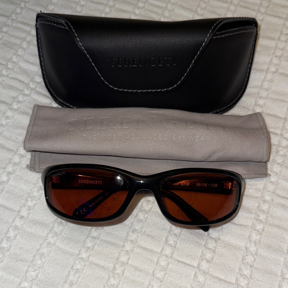 Serengeti Black Bromo 6758 Sunglasses with Amber Lenses